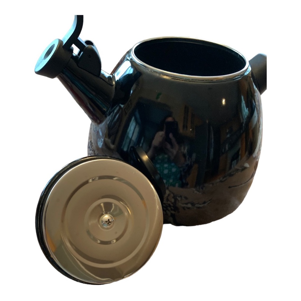 Le Creuset Enamel-on-Steel Halo 1-1/2-Quart Teakettle, Black New - Picture 7 of 9